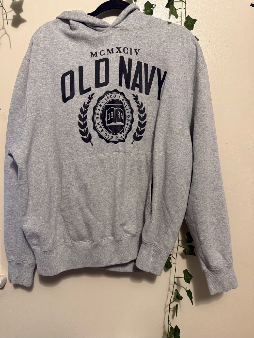 Old Navy Men's Light Gray Logo Crewneck Hoodie